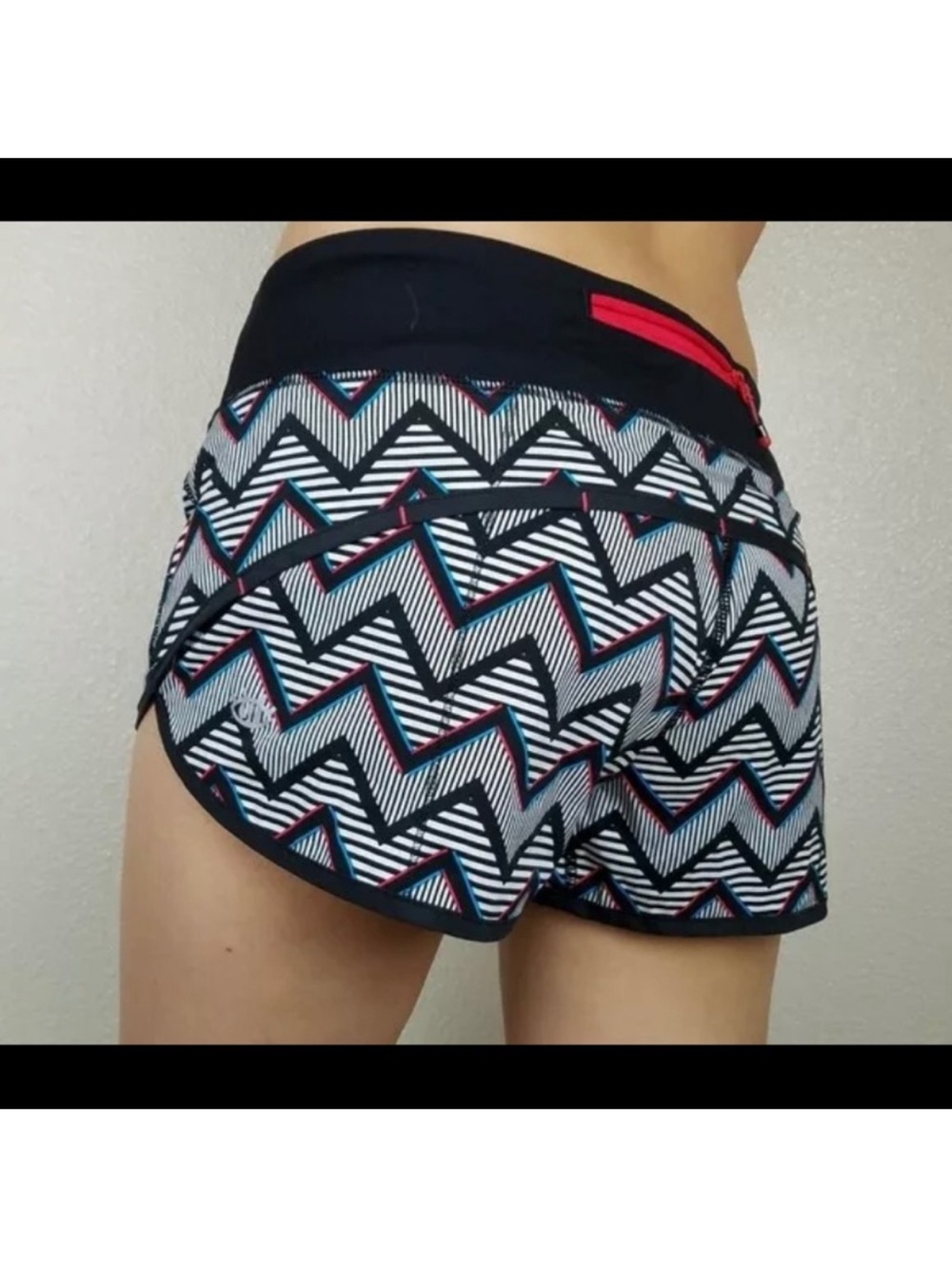 Lululemon Seawheeze 2014 3D Chevron Speed Short Print Sea Wheeze